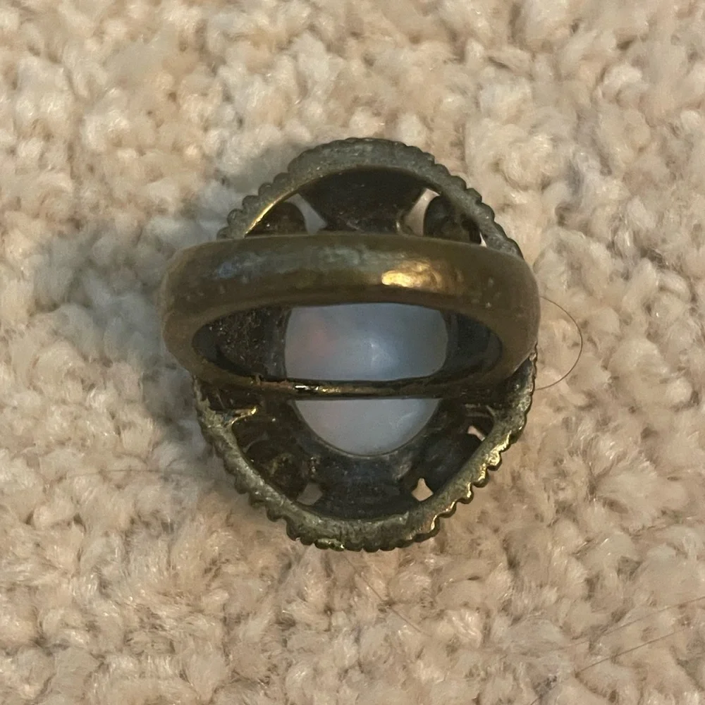 🌟SALE🌟Vintage Avon’s Mark Faux Opal Romantic Statement Ring! Size approx 7.5-8. - Picture 11 of 11